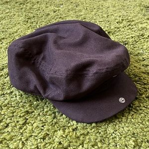 Brown hat with fur inside